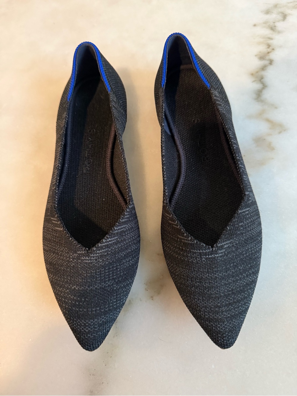 Rothy’s women’s black light gray the point flats sz 7